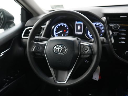 Used 2018 Toyota Camry LE image 14