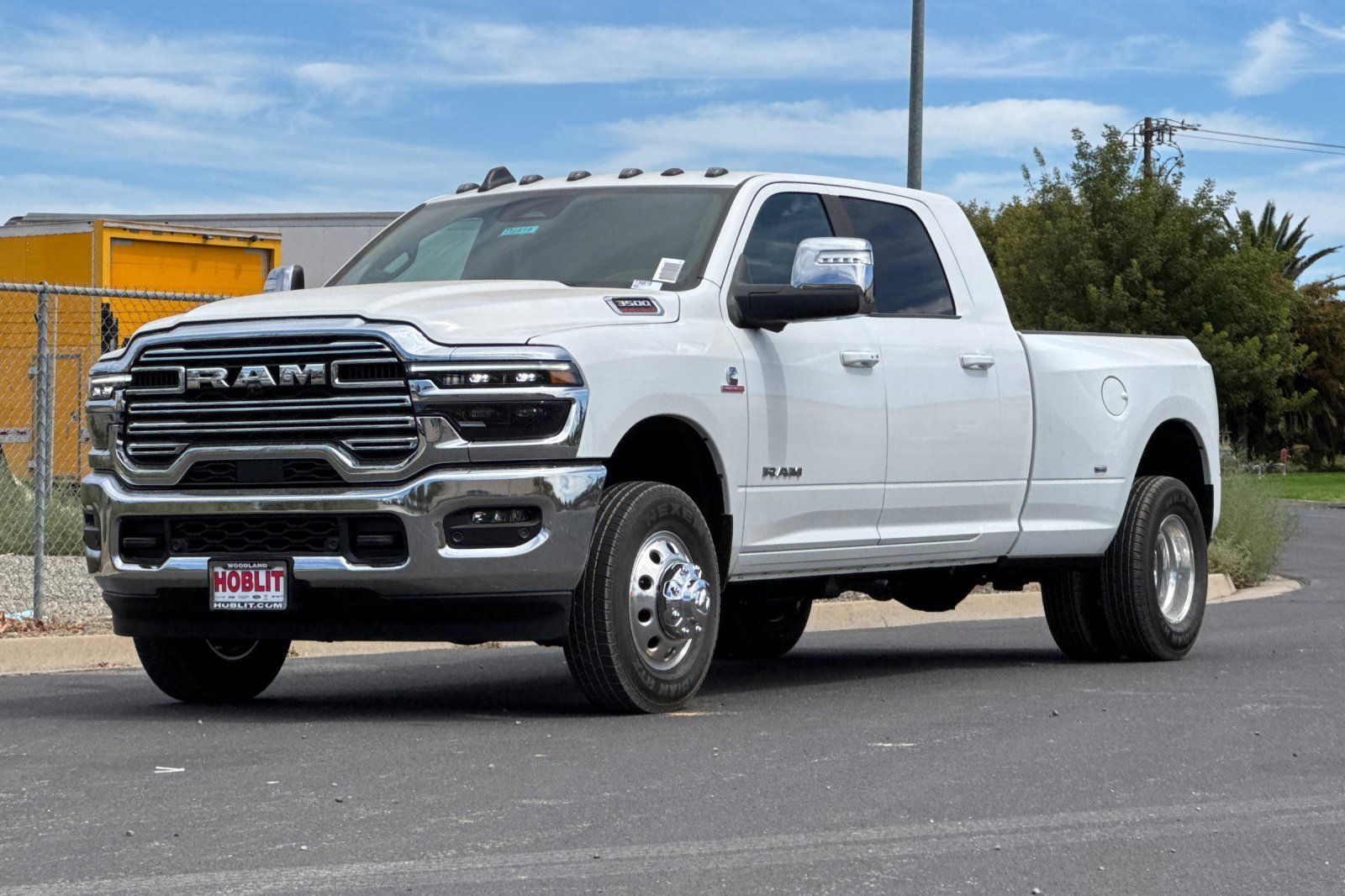 New 2027 RAM 3500 Laramie w/ Towing Technology Group AWD/4WD image 7