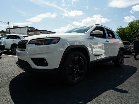 Used 2019 Jeep Cherokee Latitude Plus AWD/4WD image 8