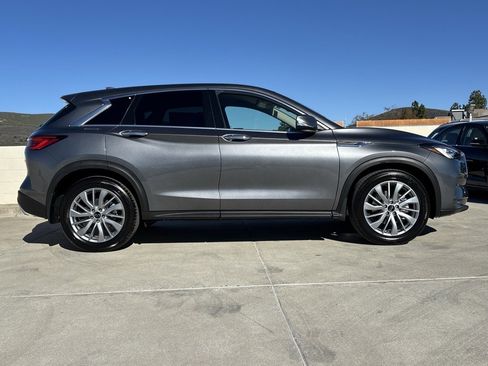 New 2025 INFINITI QX50 Pure image 2