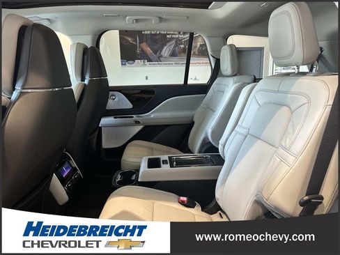 Used 2025 Lincoln Aviator Reserve w/ Equipment Group 201A AWD/4WD image 12