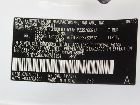 Used 2017 Toyota Sienna XLE w/ XLE Navigation Package FWD image 30