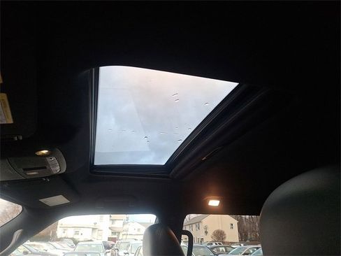 Used 2022 Nissan Armada SL w/ Midnight Edition Package image 16