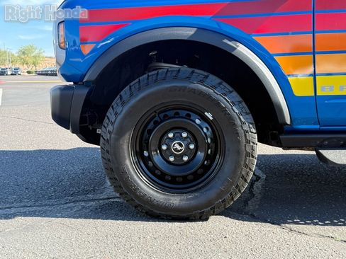 Used 2025 Ford Bronco Big Bend w/ Black Diamond Package image 10