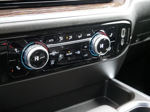 Used 2022 GMC Sierra 1500 Elevation image 19