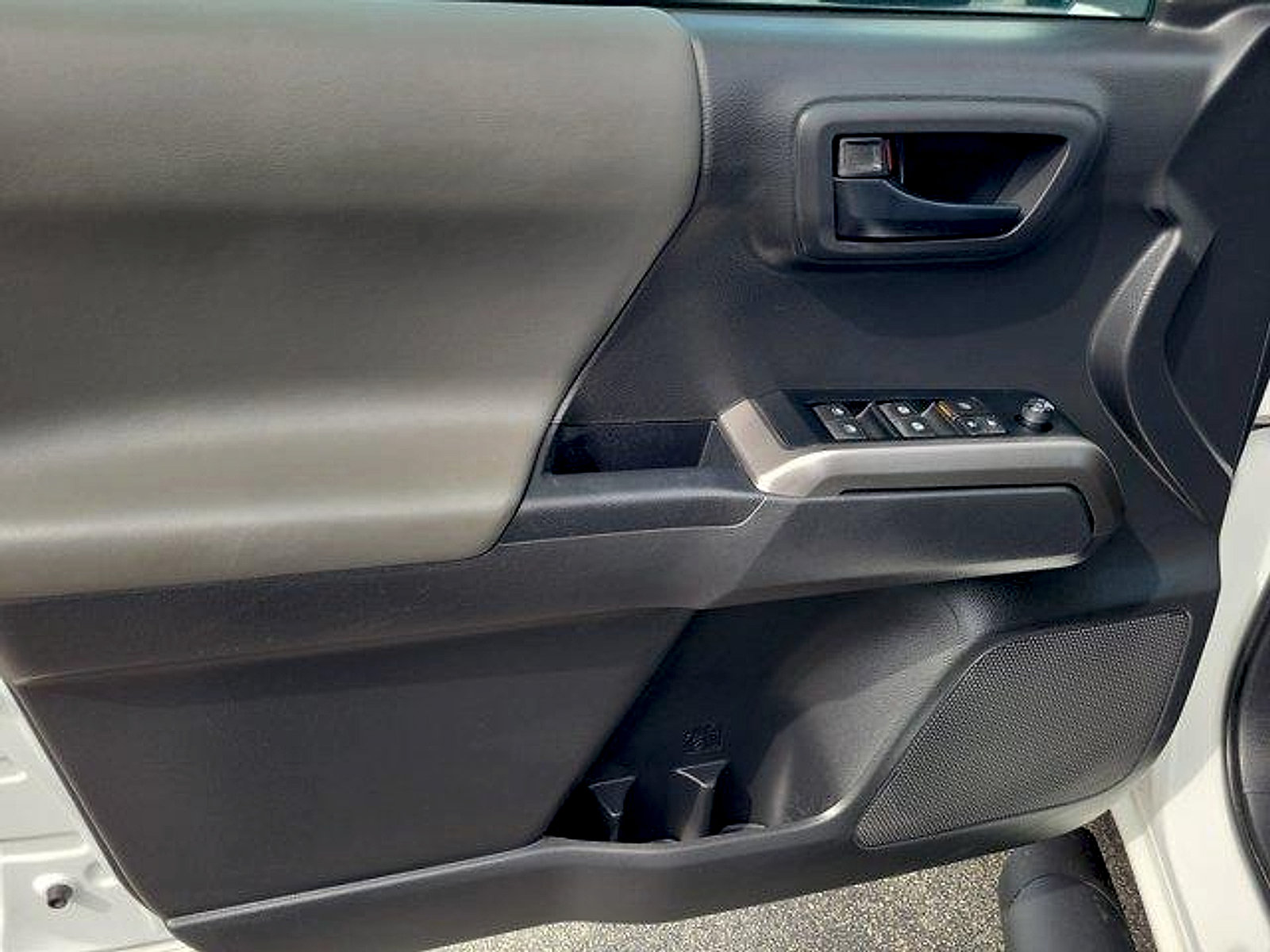 Used 2023 Toyota Tacoma SR5 RWD image 19