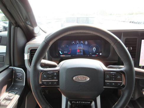 Used 2026 Ford F250 Platinum AWD/4WD image 38