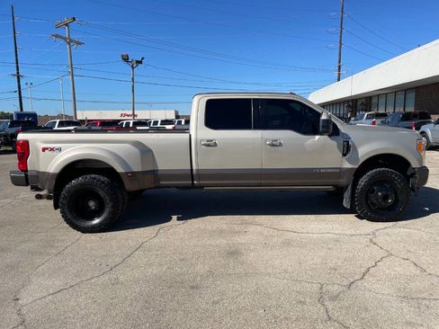 Used 2017 Ford F350 King Ranch w/ King Ranch Ultimate Package image 7