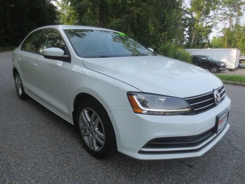 Used 2018 Volkswagen Jetta S w/ Cold Weather Package FWD image 2