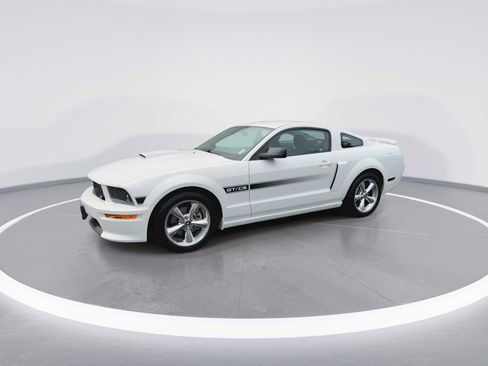 Used 2008 Ford Mustang GT Premium image 4