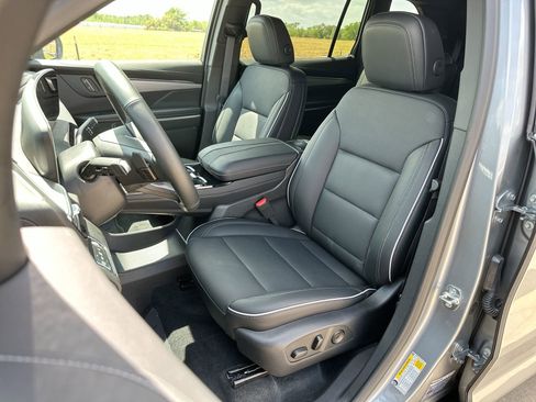 Certified 2026 Buick Enclave Preferred image 11