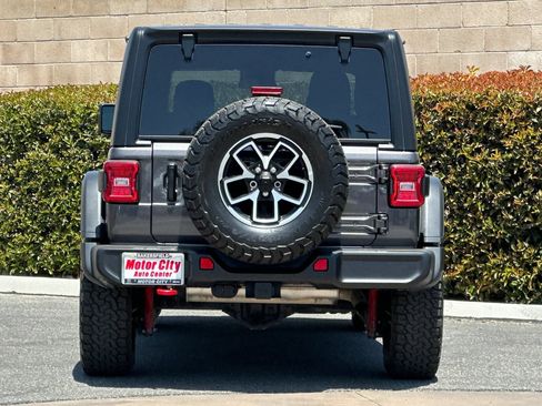 Used 2025 Jeep Wrangler Unlimited Rubicon AWD/4WD image 5