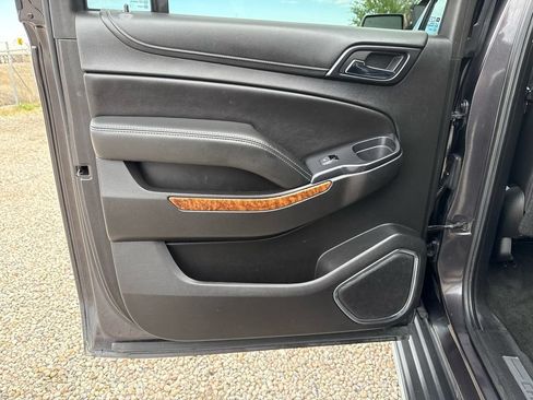 Used 2018 Chevrolet Suburban Premier AWD/4WD image 27