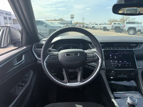 Used 2024 Jeep Grand Cherokee L Laredo w/ Trailer Tow Package image 11