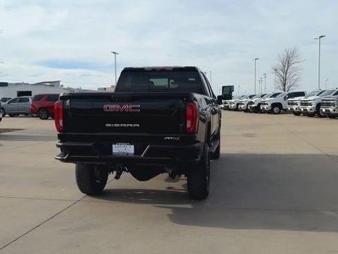 Used 2020 GMC Sierra 2500 AT4 w/ AT4 Premium Package image 8
