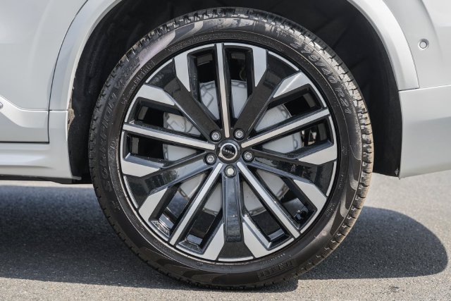 New 2026 Volvo XC90 T8 Plus w/ Protection Package Premier AWD/4WD image 18