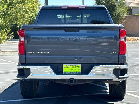 Used 2022 Chevrolet Silverado 1500 LTZ w/ LTZ Premium Package AWD/4WD image 12