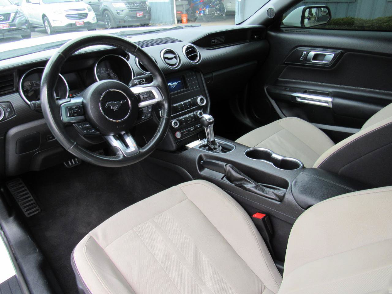 Used 2020 Ford Mustang Coupe RWD image 15