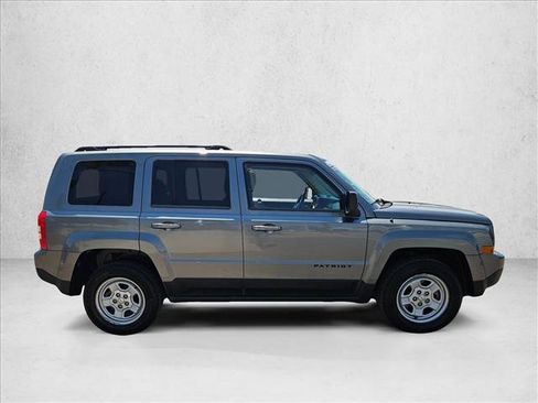 Used 2014 Jeep Patriot Sport w/ Power Value Group AWD/4WD image 4