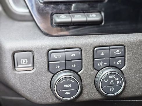 Used 2024 Chevrolet Silverado 1500 High Country w/ High Country Premium Package AWD/4WD image 20