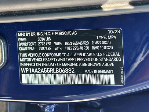 Used 2024 Porsche Macan image 44