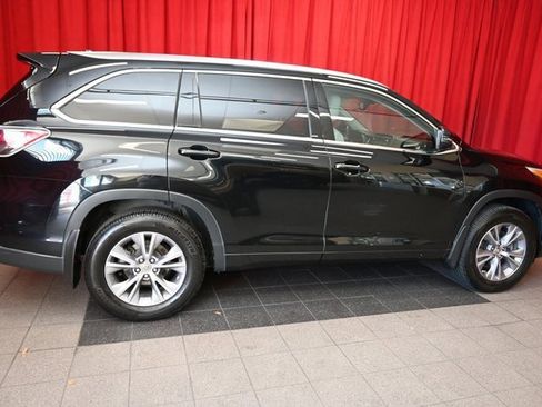 Used 2015 Toyota Highlander XLE image 6