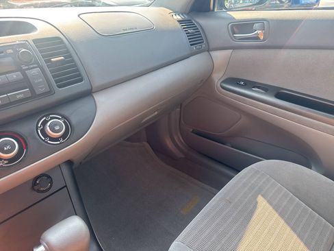 Used 2005 Toyota Camry LE FWD image 19