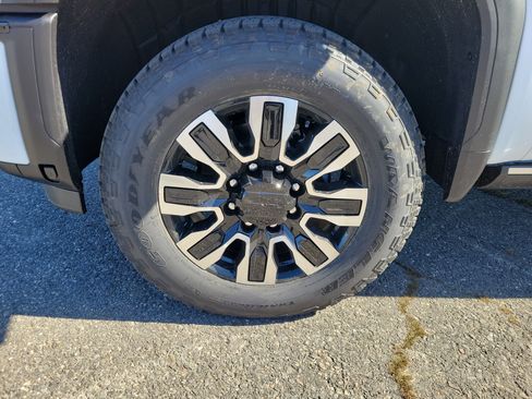 New 2026 GMC Sierra 2500 Denali Ultimate AWD/4WD image 11