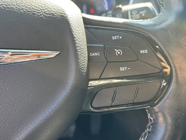 Used 2019 Chrysler Pacifica Touring-L w/ S Appearance Package FWD image 23