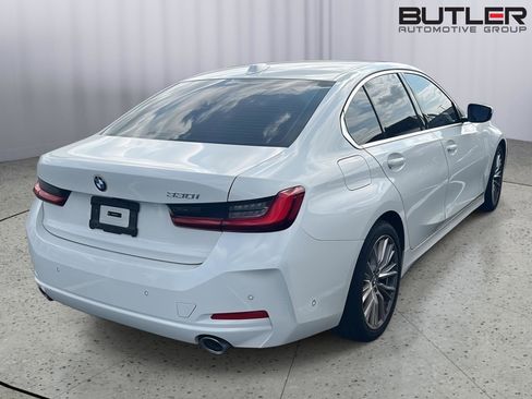 Certified 2024 BMW 330i Sedan w/ Convenience Package image 7