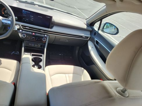 Used 2025 Hyundai Sonata SEL FWD image 13