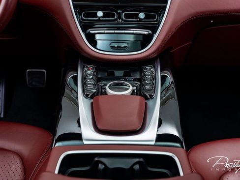 Used 2021 Aston Martin DBX image 40