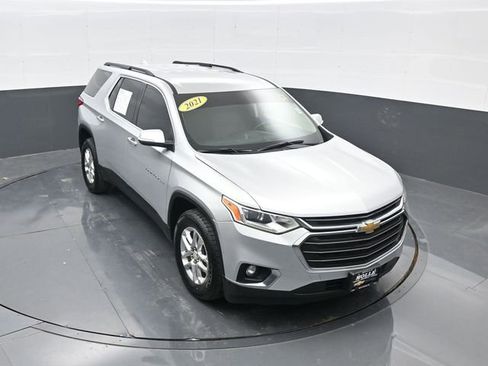 Used 2021 Chevrolet Traverse LT w/ LPO, Floor Liner Package FWD image 1