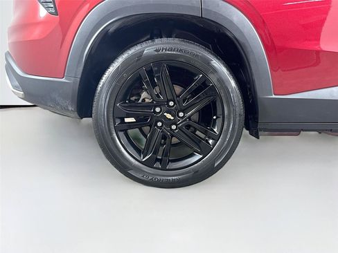 Used 2024 Chevrolet Trax LT w/ Driver Confidence Package FWD image 32