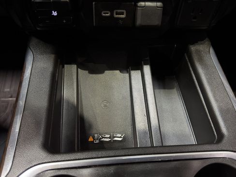 Used 2023 GMC Sierra 2500 SLT w/ SLT Premium Package image 36