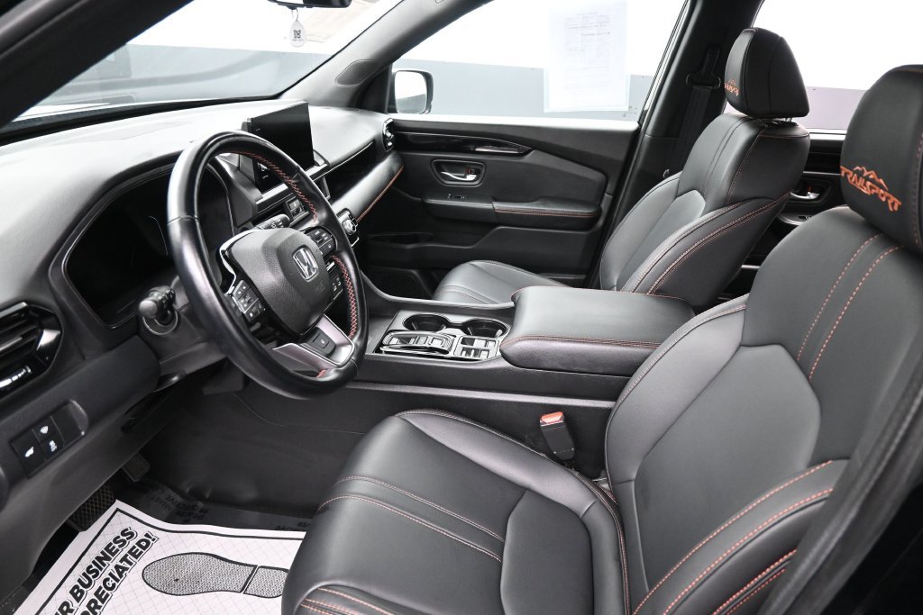 Used 2025 Honda Pilot TrailSport image 23