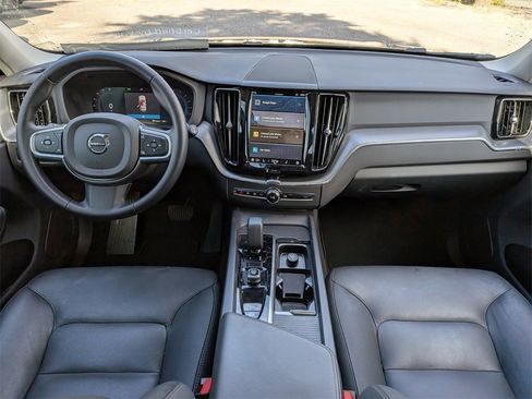 Certified 2025 Volvo XC60 B5 Core image 16