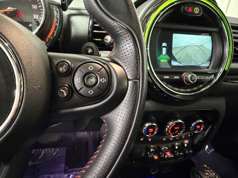 Used 2019 MINI Cooper Clubman S w/ Premium Package image 17