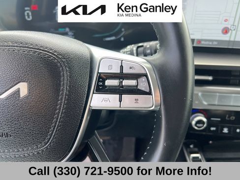 Certified 2024 Kia Telluride S w/ S Sunroof Package AWD/4WD image 32