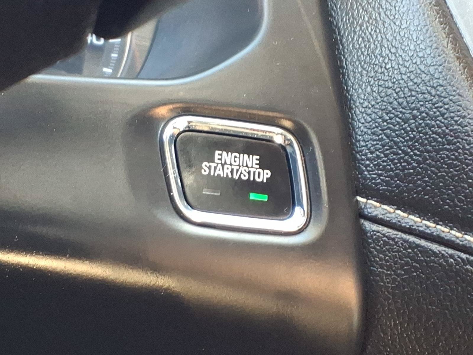 Used 2023 GMC Acadia SLT FWD image 17