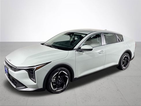 Certified 2025 Kia K4 EX image 2