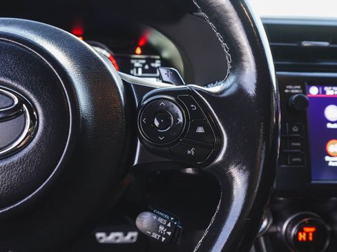 Used 2022 Toyota GR86 Premium image 23