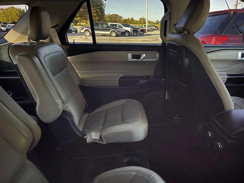 Used 2020 Ford Explorer Limited image 11