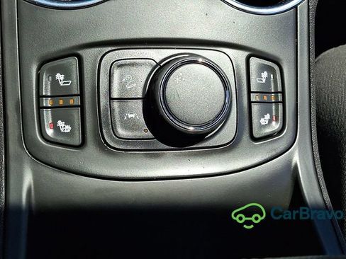 Certified 2023 GMC Terrain SLT FWD image 25