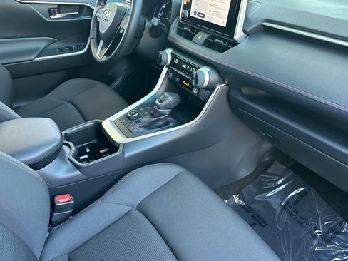 Used 2024 Toyota RAV4 SE w/ Weather & Moonroof Package AWD/4WD image 33