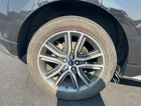 Used 2019 Ford Edge Titanium w/ Equipment Group 301A AWD/4WD image 11