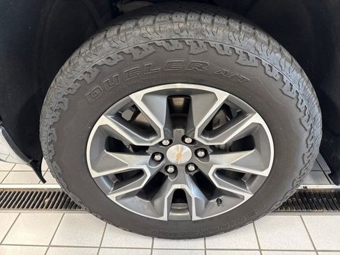 Used 2024 Chevrolet Silverado 1500 LT AWD/4WD image 12