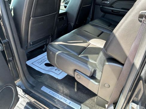 Used 2014 GMC Sierra 2500 Denali w/ Suspension Package, Off-Road AWD/4WD image 9
