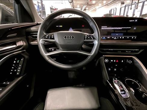Used 2025 Audi Q5 Premium Plus w/ Premium Plus AWD/4WD image 5