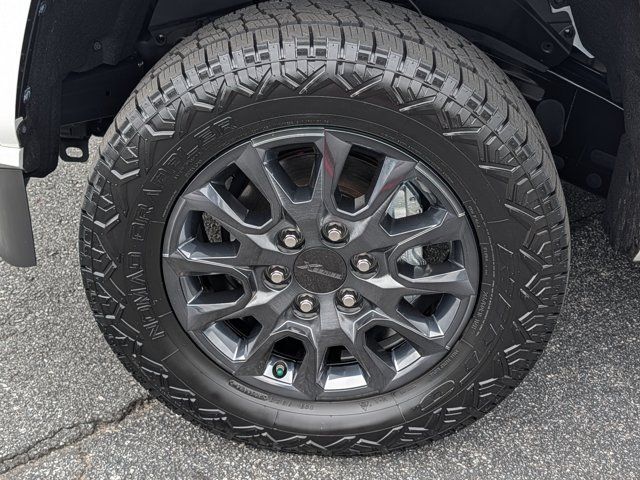 Used 2025 Toyota Tacoma SR5 AWD/4WD image 11